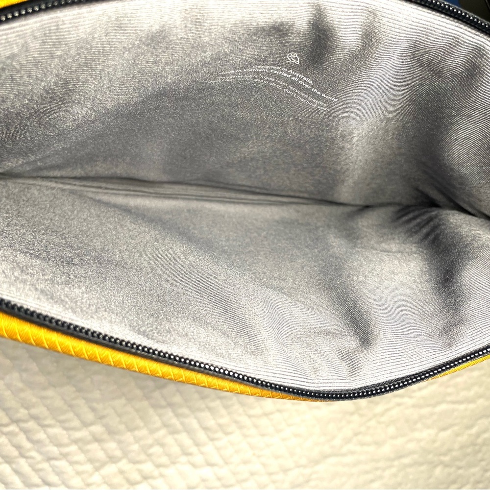 Bellroy Mustard Laptop Sleeve • 10" x 13.5" - Picture 5 of 6